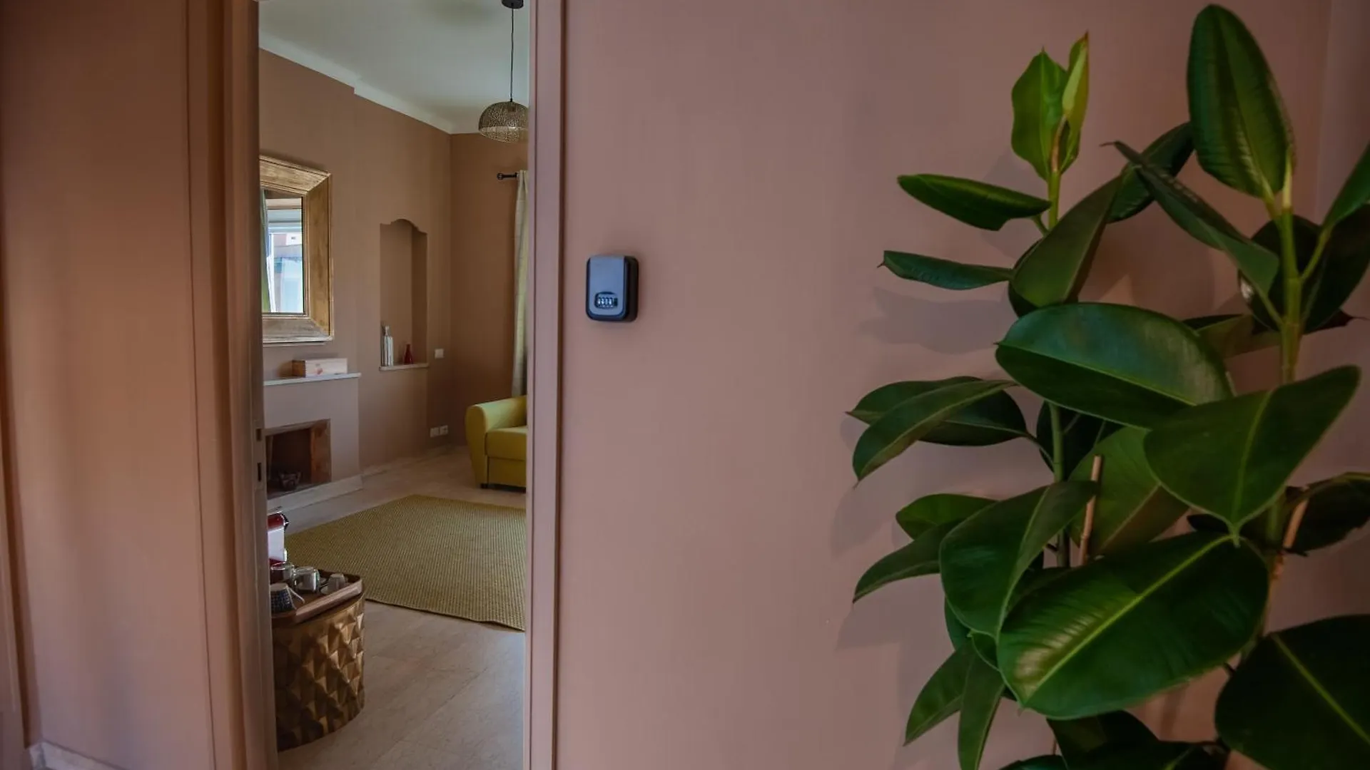 Boutique Suites Valadier Rome 0*,  Italy